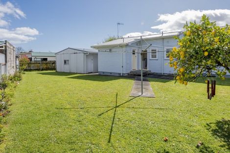 Photo of property in 6 Selwyn Street, Levin, 5510