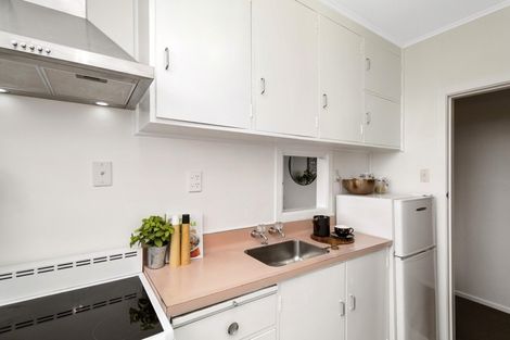 Photo of property in 1/8 Mataroa Avenue, Northland, Wellington, 6012