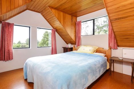 Photo of property in 2 Laingfield Terrace, Laingholm, Auckland, 0604