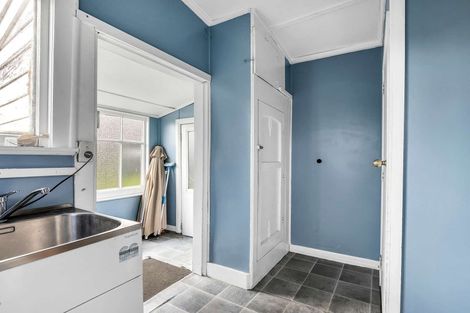 Photo of property in 16 Bignell Street, Gonville, Whanganui, 4501