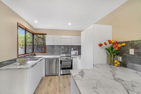 Photo of property in 27b Bryndwr Road, Fendalton, Christchurch, 8052