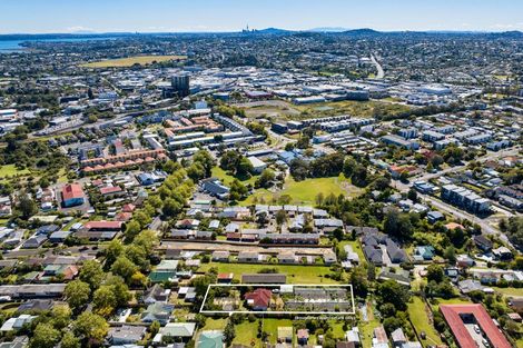 Photo of property in 30 Seabrook Avenue, New Lynn, Auckland, 0600
