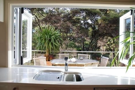 Photo of property in 16 Lagoon Way, West Harbour, Auckland, 0618