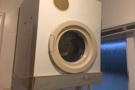 Photo of property in 1/20 Parkhill Road, Mellons Bay, Auckland, 2014