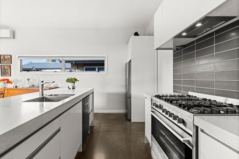 Photo of property in 24a Ferry Road, Clive, 4102