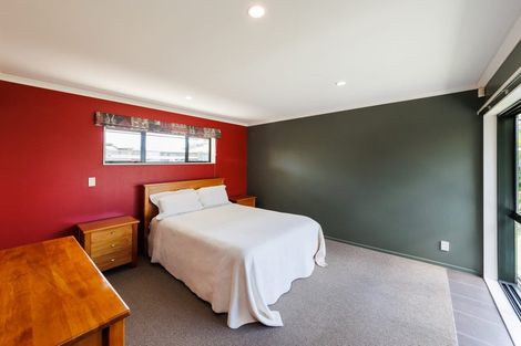 Photo of property in 2 Masefield Terrace, Kelvin Grove, Palmerston North, 4414