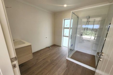 Photo of property in 2 Sarona Park Drive, Omanawa, 3171