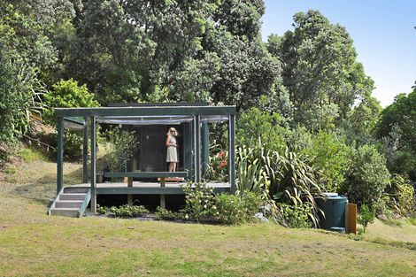 Photo of property in 20 Hillside Crescent, Leigh, 0985