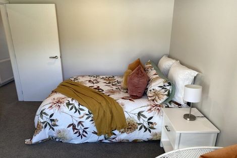 Photo of property in 2/7 Grays Road, Plimmerton, Porirua, 5026