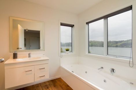 Photo of property in 12 Junction Road, Ravensbourne, Dunedin, 9022