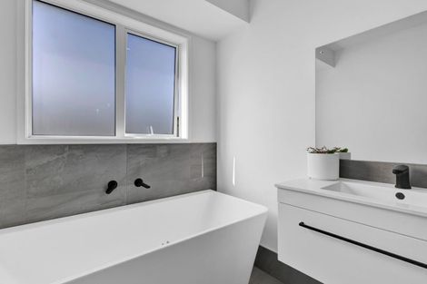 Photo of property in 42 County Drive, Hawera, 4610