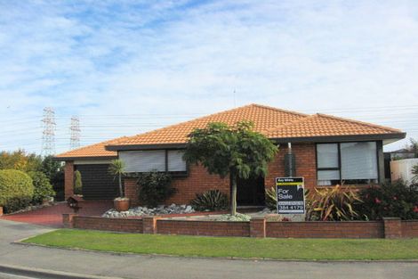 Photo of property in 1/23 Takaro Avenue, Sockburn, Christchurch, 8042