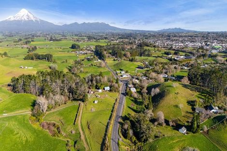 Photo of property in 71 Tarata Road, Inglewood, 4387
