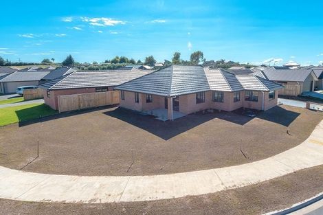 Photo of property in 12 Chalgrove Road, Huntington, Hamilton, 3210