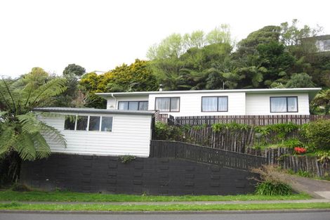 Photo of property in 69 Poplar Grove, Whalers Gate, New Plymouth, 4310