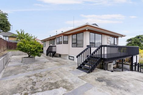Photo of property in 11 Melia Grove, Goodwood Heights, Auckland, 2105