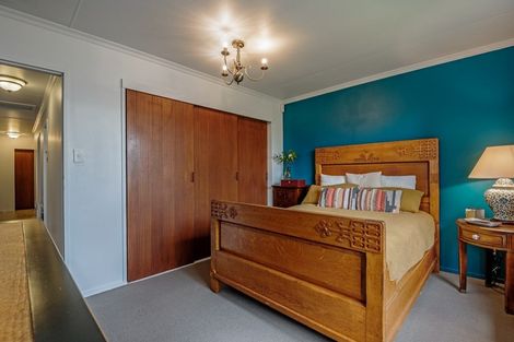 Photo of property in 21 Lyndale Place, Kelvin Grove, Palmerston North, 4414