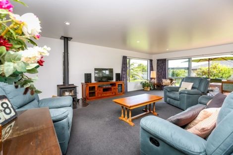 Photo of property in 9 Settlers Close, Whalers Gate, New Plymouth, 4310