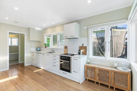 Photo of property in 7 Kenmure Avenue, Forrest Hill, Auckland, 0620