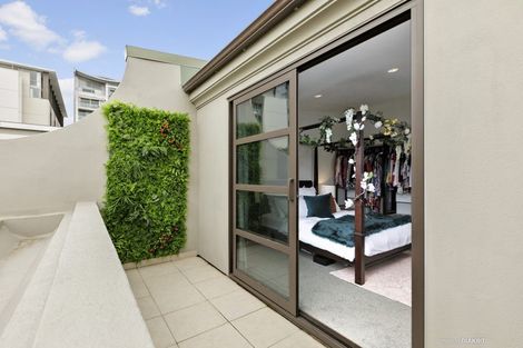 Photo of property in Mendosa Terraces Apartments, 3/9 Ebor Street, Te Aro, Wellington, 6011