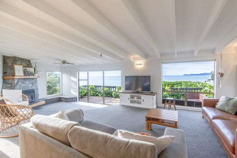 Photo of property in 1 Haunui Way, Pukerua Bay, 5026