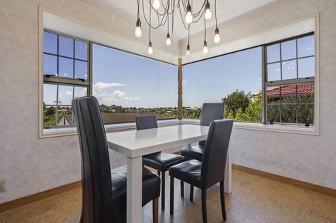 Photo of property in 216 Frankley Road, Frankleigh Park, New Plymouth, 4310