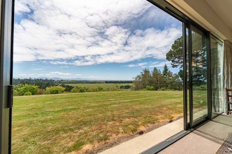 Photo of property in 32 Gladstone Road, Hadlow, Timaru, 7974