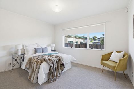 Photo of property in 52 Bodi Place, Te Atatu South, Auckland, 0610