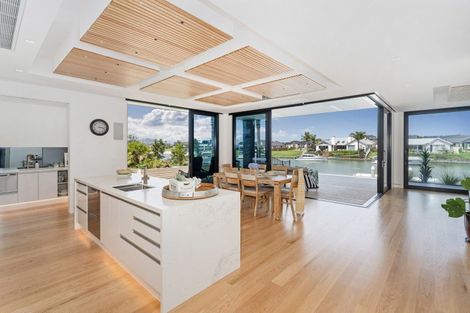 Photo of property in 33 Awatea Drive, Whitianga, 3510