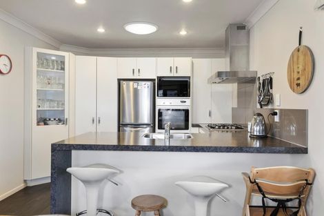 Photo of property in 6 Caulfield Place, Pukehangi, Rotorua, 3015