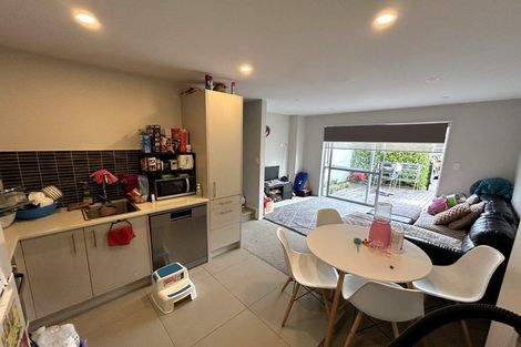 Photo of property in 33/11 Ray Small Drive, Papakura, 2110