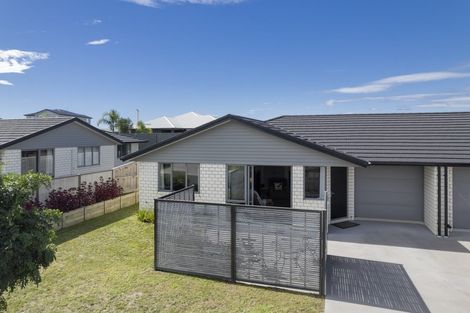 Photo of property in Waterview Estate, 32/4 Greystone Place, Omokoroa, 3114