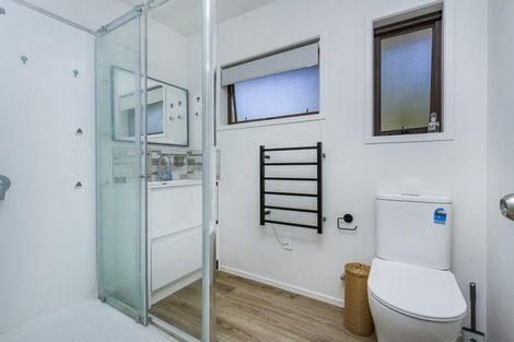 Photo of property in 2/92 Glamorgan Drive, Torbay, Auckland, 0630