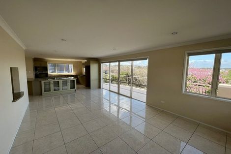 Photo of property in 34 Fairchild Avenue, Goodwood Heights, Auckland, 2105