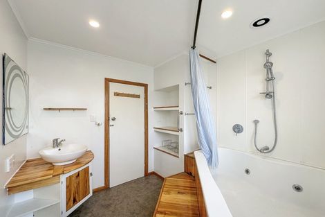 Photo of property in 166 Paterson Street, Aramoho, Whanganui, 4500