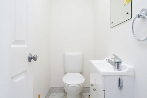 Photo of property in 15 Lake Panorama Drive, Henderson, Auckland, 0612