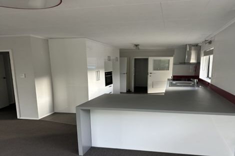 Photo of property in 24 Dowse Drive, Maungaraki, Lower Hutt, 5010