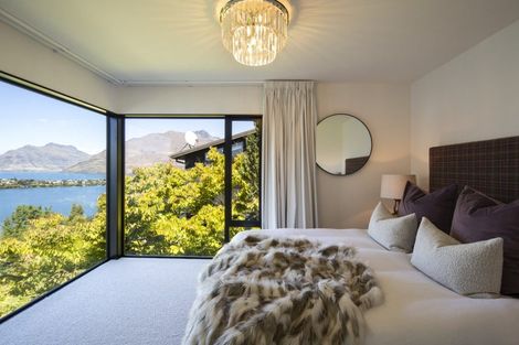 Photo of property in 11 Sunrise Lane, Queenstown, 9300