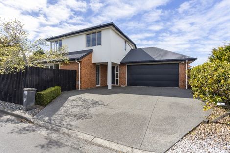 Photo of property in 1 Rosefield Lane, Northcote, Christchurch, 8052