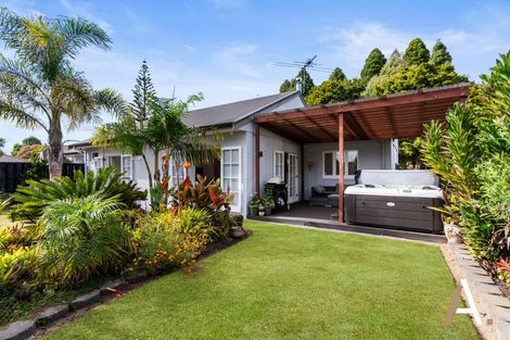 Photo of property in 13 Ross Martin Court, Conifer Grove, Takanini, 2112