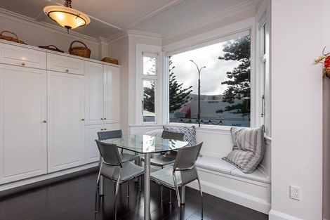 Photo of property in 2/246 Oriental Parade, Oriental Bay, Wellington, 6011