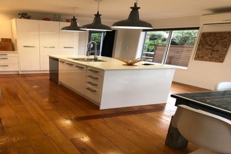 Photo of property in 33 Rua Street, Lyall Bay, Wellington, 6022