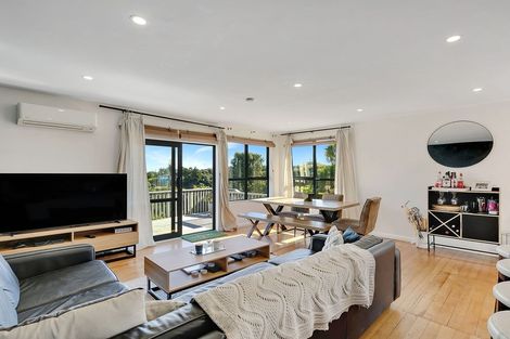 Photo of property in 14 Downes Street, Titahi Bay, Porirua, 5022