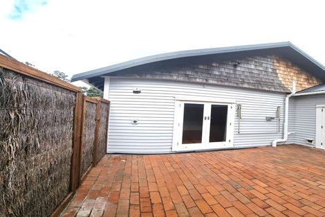 Photo of property in 122a Apu Crescent, Lyall Bay, Wellington, 6022