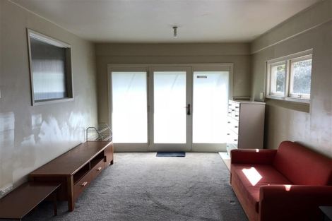 Photo of property in 1/32a Howard Road, Northcote, Auckland, 0627