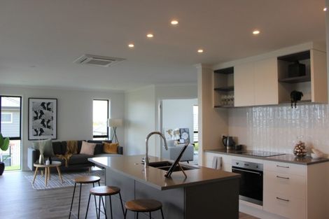 Photo of property in 55a Twin Parks Rise, Papakura, 2110