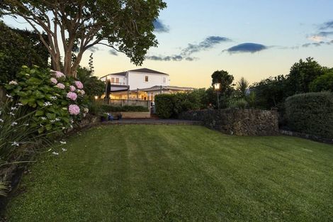 Photo of property in 31 Seaview Avenue, Northcote, Auckland, 0627