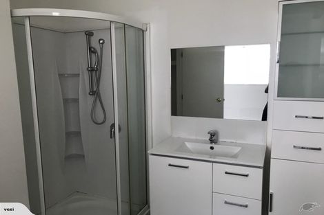 Photo of property in 13a Jacanas Place, Unsworth Heights, Auckland, 0632