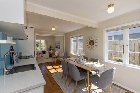 Photo of property in 5 Dale Road, Raumati South, Paraparaumu, 5032