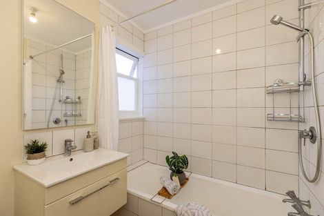 Photo of property in 5 Dale Road, Raumati South, Paraparaumu, 5032
